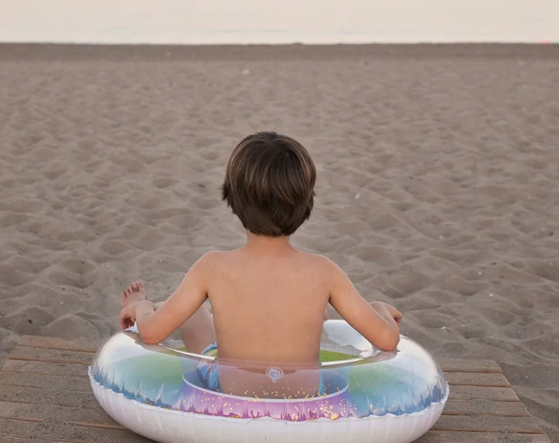 Ребенок на пляже