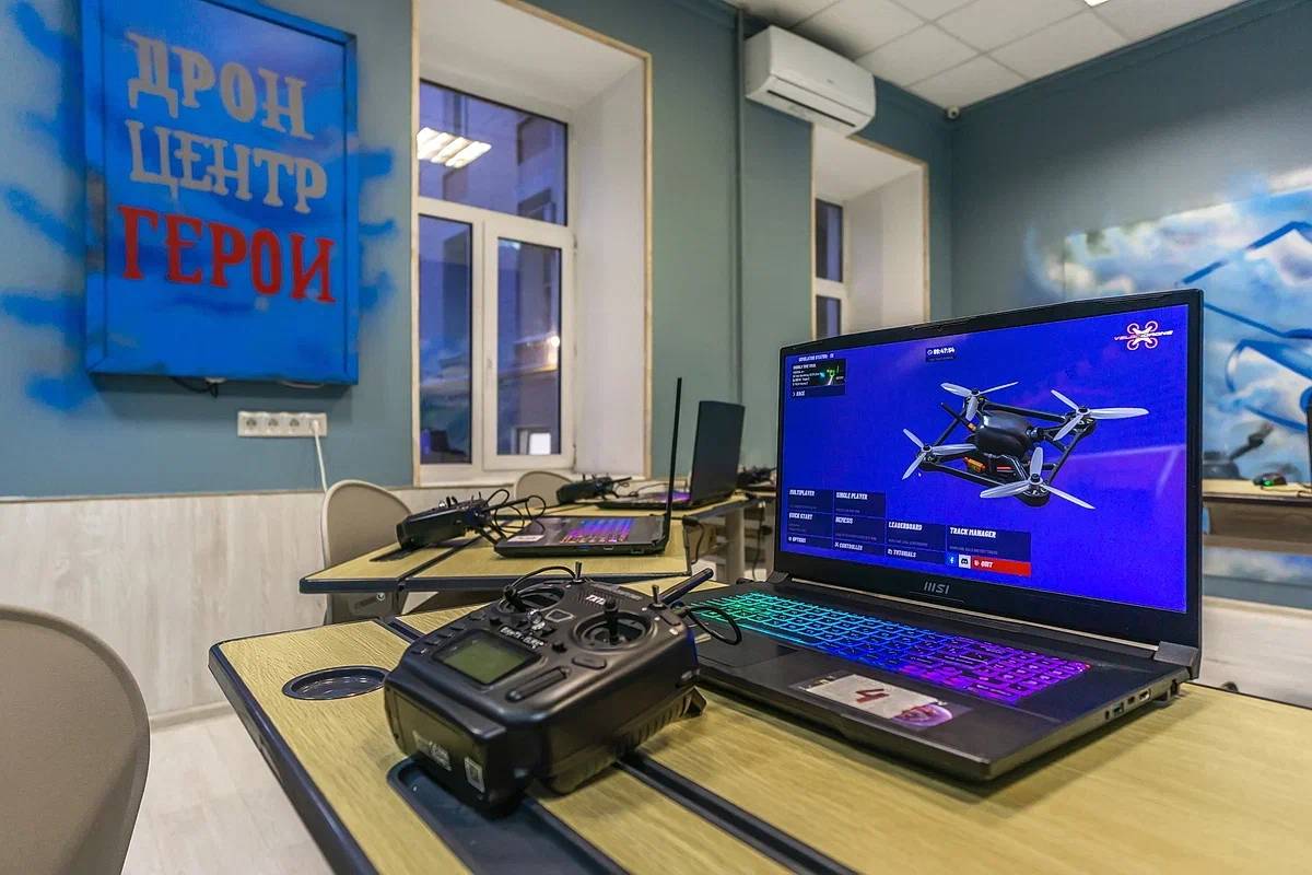 Сплит-тренировка. Практическая стрельба из пневматического пистолета IPSC Action Air + пилотирование FPV-дронов Арбат