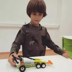 Кружок LEGO WeDo 2.0 в клубе MyRoboclub (Новые Черемушки)