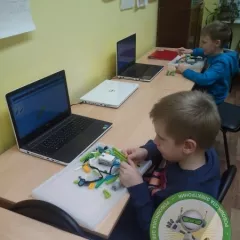 Первороботы Lego Wedo 2.0 в робошколе Электроник (Клуб «Большая семья»)
