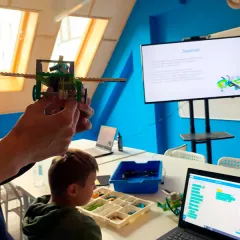 Курсы LEGO Wedo 2.0 + Scratch 3.0 в школе Alpha-Code (Счастливые люди - Таганская)