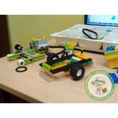 Робототехника на базе конструктора Lego Wedo 2.0 в робошколе Электроник (Студия "Акварелькин")