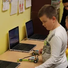 Робототехника на базе конструктора Lego Wedo 2.0 в робошколе Электроник ("Familia Club")