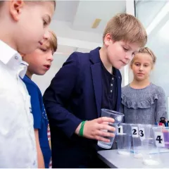 Курс "Юный химик" в Первой семейной гимназии (Славянский бульвар)