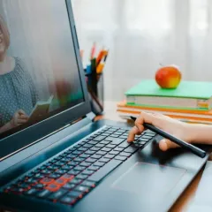 Индивидуальные занятия по иностранному языку в Языковед-И (Онлайн)