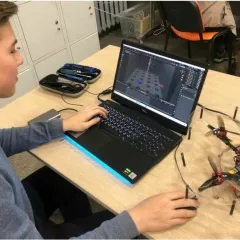 Рой дронов Летающая Робототехника (Аэропорт)