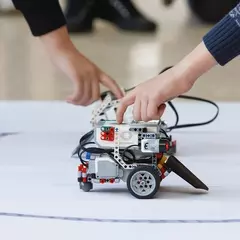 Робототехника на базе Lego Mindstorms в робошколе «Электроник» (Онлайн)