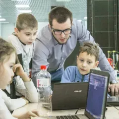 Онлайн-курс робототехники для детей в клубе RobotON