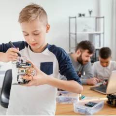 Робототехника на базе Lego MINDSTORMS EV3 Робошкола "Электроник" (Алма-Атинская, ул. Братеевская, д. 16 корп. 3)