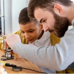Первороботы на базе конструктора Lego Wedo 2.0 Робошкола "Электроник" (Царицыно - ул. Медиков д.22 к.3)