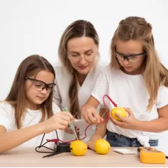 Первороботы на базе конструктора Lego Wedo 2.0 Робошкола "Электроник" (Щукинская - ул. Авиационная, 79Б)