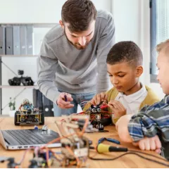 Робототехника на базе Lego WEDO 2.0 Робошкола "Электроник" (Домодедовская - ул. Маршала Захарова, д. 3)