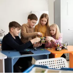 Технические поделки Робошкола "Электроник" (Коломенская - ул. Высокая, д. 4)