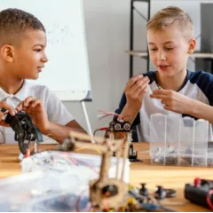 Первороботы на базе конструктора Lego Wedo 2.0 Робошкола "Электроник" (Нагорная)