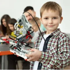 Первороботы на базе конструктора Lego Wedo 2.0 Робошкола "Электроник" (Улица Академика Янгеля - Кировоградский проезд, дом 3, корп.1)