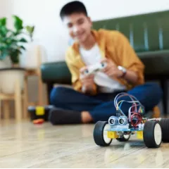 Первороботы на базе конструктора Lego Wedo 2.0 Робошкола "Электроник" (Народное Ополчение)
