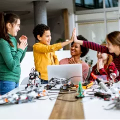 Первороботы на базе конструктора Lego Wedo 2.0 Робошкола "Электроник" (Октябрьская)