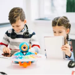 Первороботы на базе конструктора Lego Wedo 2.0 Робошкола "Электроник" (Домодедовская - Каширское шоссе, 61Г)