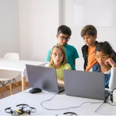 Первороботы на базе конструктора Lego Wedo 2.0 Робошкола "Электроник" (Братиславская)