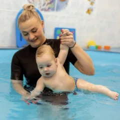 Грудничковое плавание в бассейне Aqua Baby Club м.Сходненская