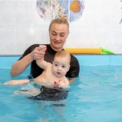 Грудничковое плавание в бассейне  Aqua Baby Club м.Зябликово