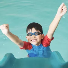 Плавание в бассейне  Aqua Baby Club м.Яхромская