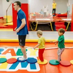 Гимнастика в детском центре "BABY GYM" (Крылатская)