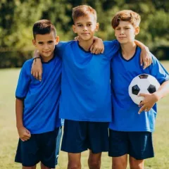 Футбол в футбольной школе "Легенда" для детей с 10 до 14 лет