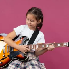 Электрогитара в школе ArbatGuitar (Онлайн)