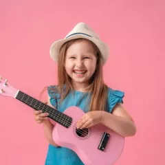 Укулеле в школе ArbatGuitar (Онлайн)