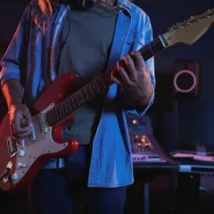Электрогитара в школе ArbatGuitar (Достоевская)