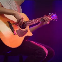Гитара в школе Musical Wave School (Новокузнецкая)