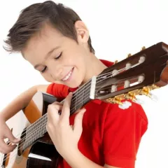 Акустическая гитара в школе ArbatGuitar (Чистые пруды)