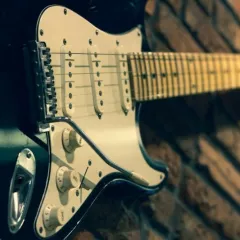 Электрогитара в школе Hi music school (Семеновская)