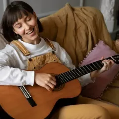 Гитара в школе Hi music school (Семеновская)