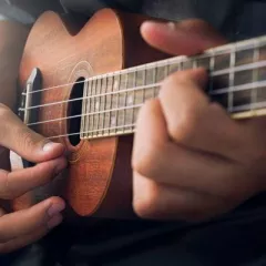 Укулеле в студии РепеТитор (Отрадное)