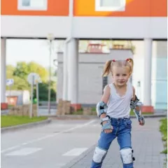 Катание на роликах в школе "RollerSchool" (Речной вокзал)