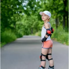 Катание на роликах в роллер школе Кирилла Рязанцева (Сходненская)