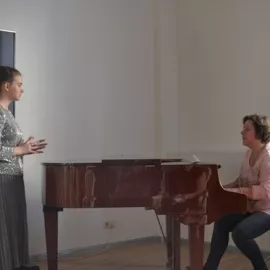 Вокальный ансамбль "Веселая классика" в КЦ "Зодчие" (Молодежная)