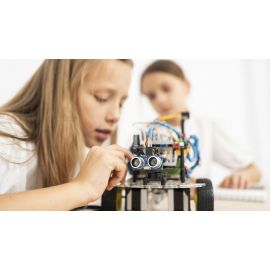 Робототехника на R:ED ONE в клубе Roboschool (Онлайн)