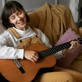Гитара в школе Hi music school (Семеновская)