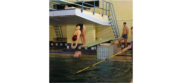 Школа прыжков в воду, акробатики и батута AirJump-Moscow (Бассейн РГУФК)