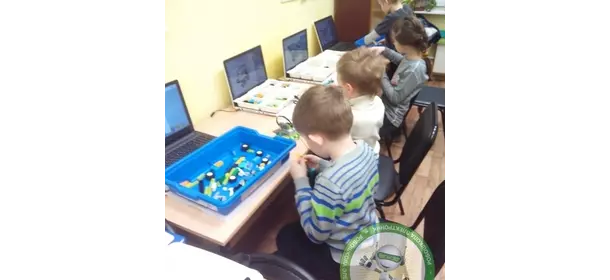 Первороботы Lego Wedo 2.0 в робошколе Электроник (ДС «Наши Дети»)