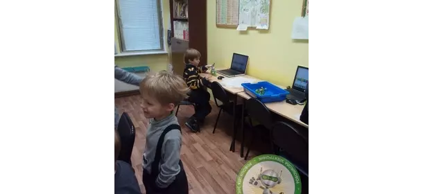 Первороботы Lego Wedo 2.0 в робошколе Электроник (ДС "Sun School" - Волгоградский проспект)