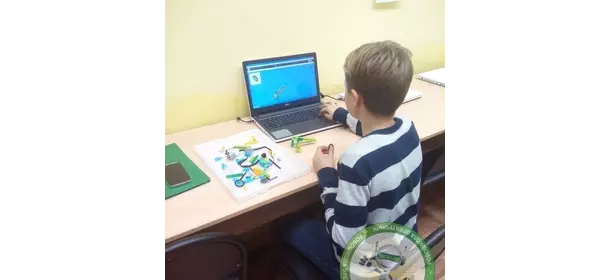Первороботы Lego Wedo 2.0 в робошколе Электроник (ДС «Смарт Скул»)