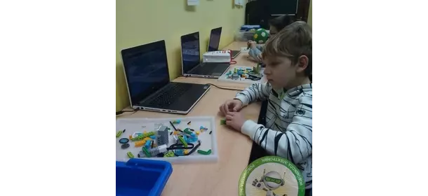 Первороботы Lego Wedo 2.0 в робошколе Электроник ("Familia Club")