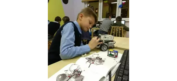 Роботехника Lego WeDo и EV3 в учебном центре Совенок (Некрасовка-2)