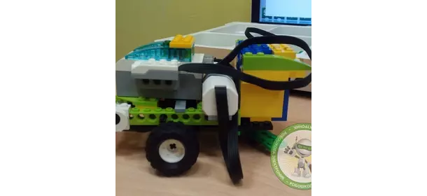 Робототехника на базе конструктора Lego Wedo 2.0 в робошколе Электроник (ДС "Мастерская")
