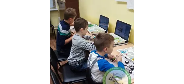 Робототехника на базе конструктора Lego Wedo 2.0 в робошколе Электроник (Клуб «Большая семья»)