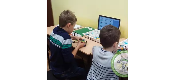 Робототехника на базе конструктора Lego Wedo 2.0 в робошколе Электроник (Центр «Библиотека 145»)